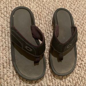 Men’s Oakley flip flop sandals